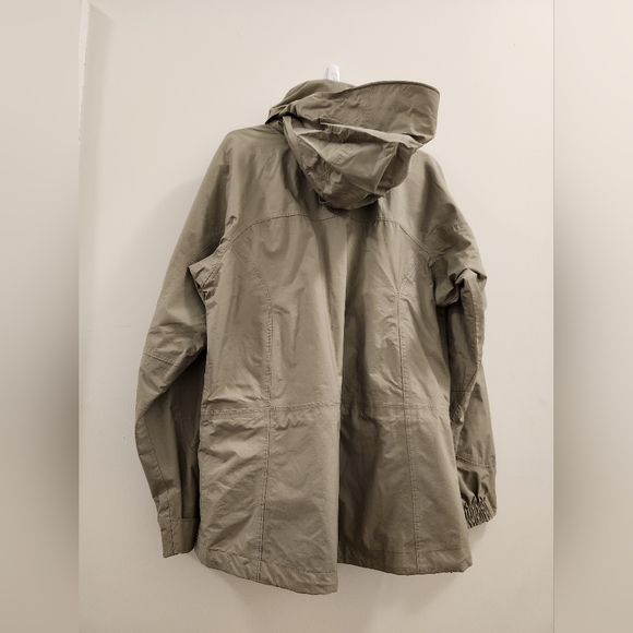 EUC Columbia Omni Tech Packable Hiking Jacket - Picture 3 of 4